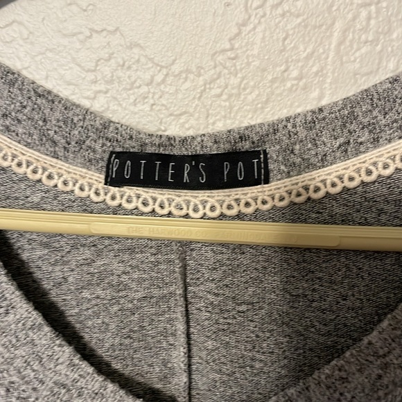 Potter’s Pot Long Sleeve V-Neck Suuuper Soft and Flowy Heathered Grey Dress - Picture 2 of 3